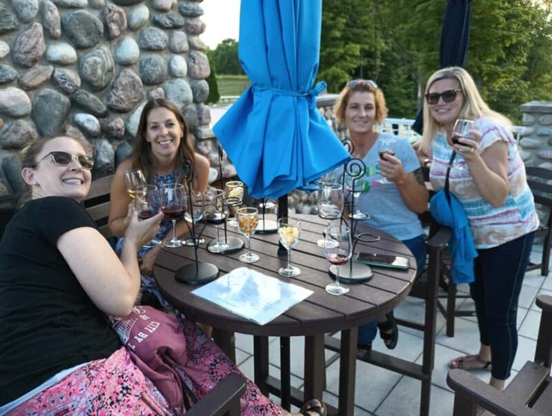 NON BUS Traverse City Leelanau Peninsula Sunset Wine Tour - Who Should Consider This Tour?  
