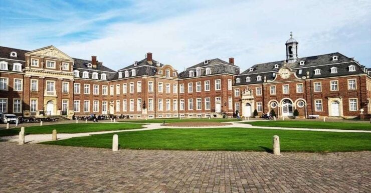 Nordkirchen: Castle Park and Castle Smartphone Game - Experience Details