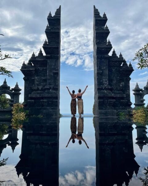 North Bali: Dolphins, Buddhist Temple, Hot Spring,Banyumala - Questions You May Have