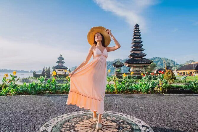 North Bali Hidden Gems Tour Ulun Danu Temple Twin Lakes Waterfall - Good To Know