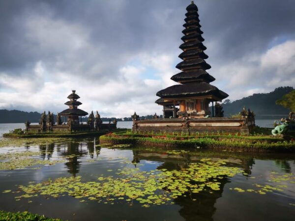 North Bali: Munduk Twin Lake Trek, Temple & Waterfall Tour - What to Bring