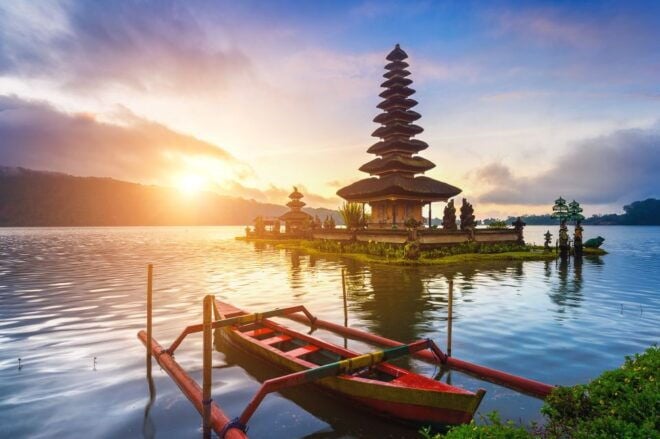 North Bali: Sekumpul Waterfalls and Ulun Danu Temple Tour - Itinerary Highlights