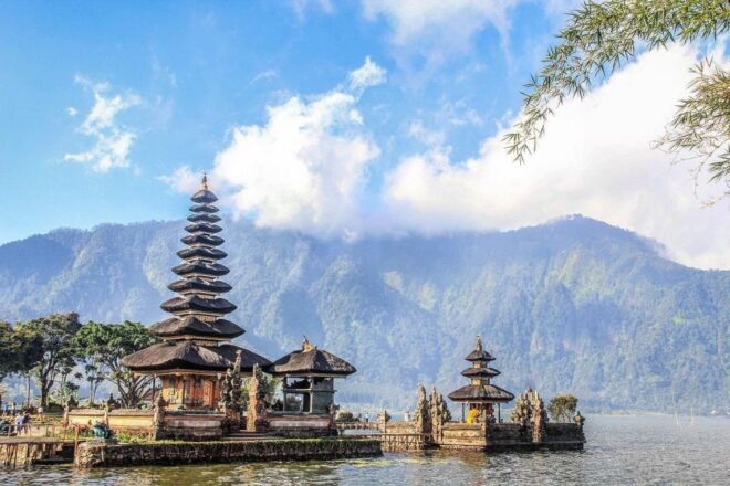 North Bali: UlunDanu Temple, Banyumala Waterfall, Jatiluwih - Highlights