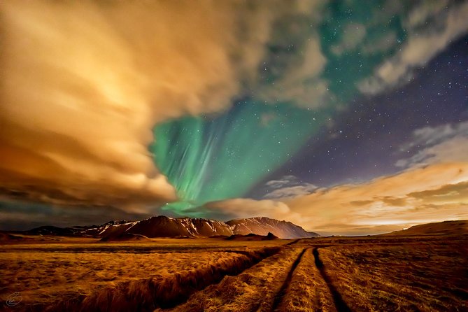 Northern Light Hunt and Photos (Photography Help Provided) - Common Questions
