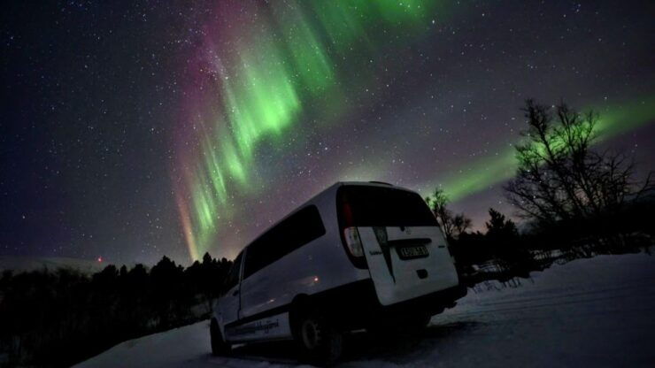 Northern Light With Transfer and Photographer - Booking Details