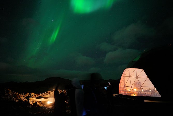 Northern Lights at Aurora Basecamp Observatory. Guided Experience. - Meeting and Pickup