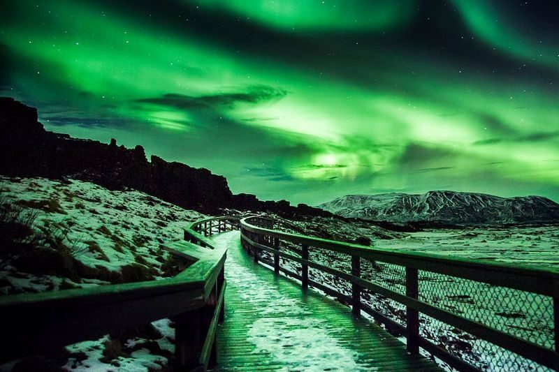 Northern Lights Bus Tour from Reykjavik - Guides, explanations and the hot chocolate pause
