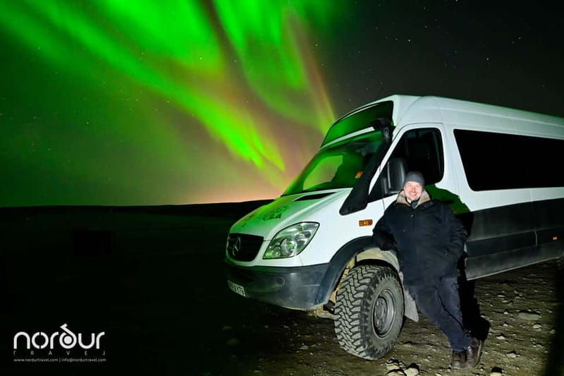 Northern Lights & Hot Choco: Private 4x4 Tour from Reykjavik - The Experience in Detail