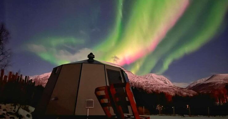 Northern Lights Hunting From the Bed /Aurora Igloo Overnight - Accommodation and Facilities