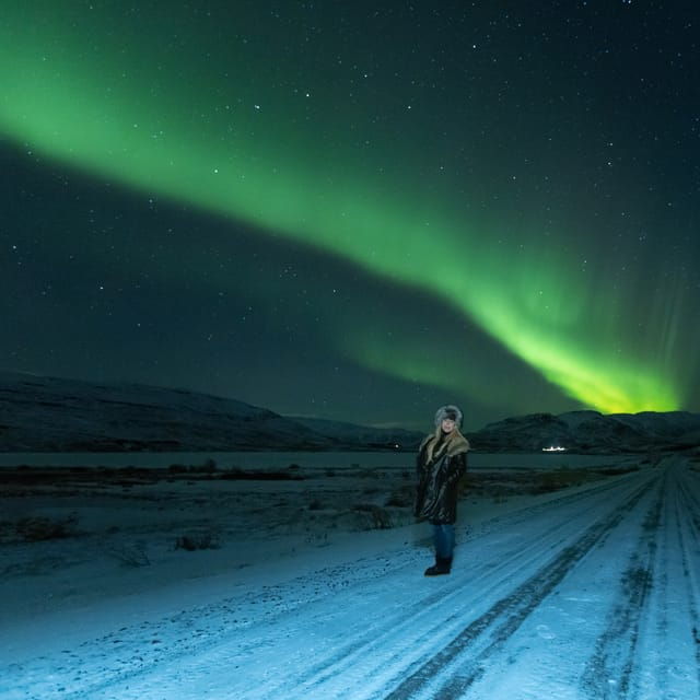 Northern Lights Premium Small Group With PRO Photo Package - Guided Tour Details