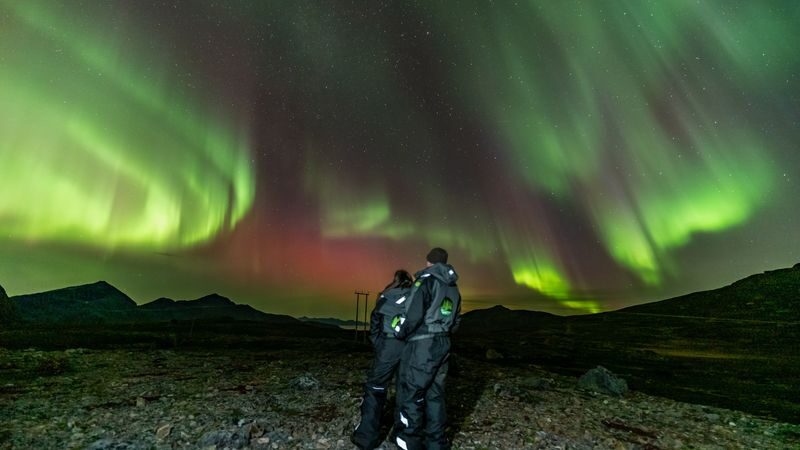 Northern Lights Tour from Tromso - Staying warm while you wait