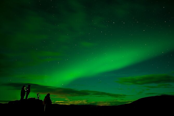 Northern Lights Tour With Icelandic Snacks and Hot Chocolate - Reviews Summary