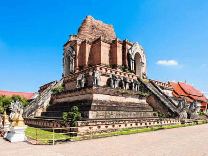 Northern Wonders: Temples & Doi Suthep Tour With Driver - Good To Know