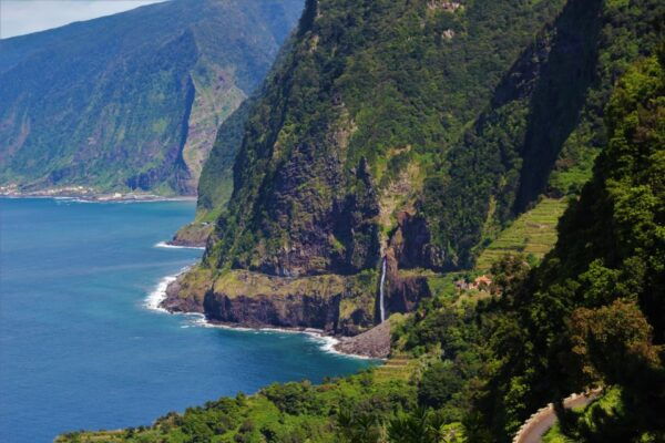 Northwests 50 Shades of Green, Rock Pools & Waterfalls Tour - Background