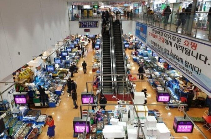 Noryangjin Seafood and Han River Chill - What We Loved and What to Consider