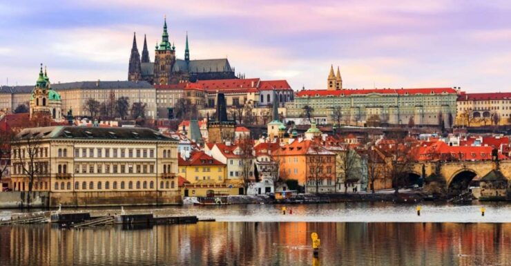Not an Boring Prague Classic Highlights Tour - Experience Highlights