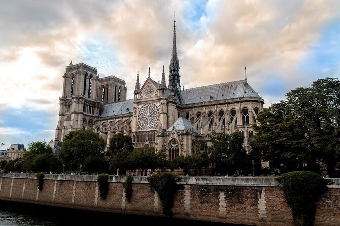 Notre Dame and City Center of Paris With Local Guide - Tour Overview