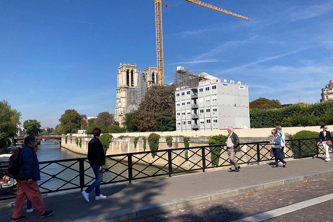 Notre Dame Outdoor Walking Tour With Crypt Entry - Challenges and Negative Feedback