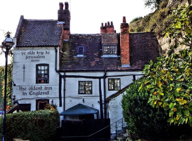 Nottingham Private Guided Walking Tour - Nottinghams Lace Industry