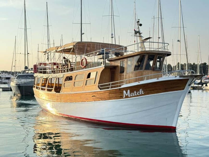 Novigrad: Sunset Dolphin Watching Boat Tour by Matek - Novigrad: Sunset Dolphin Watching Boat Tour by Matek
