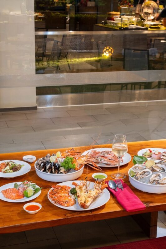 Novotel Phu Quoc Resort - Lobster and Seafood Buffet Dinner - Who should book this dinner?