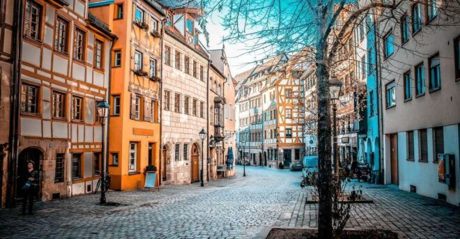 Nuremberg: Private Guided Walking Tour - Exploring Nuremberg Castle