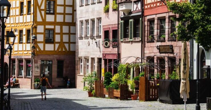 Nuremberg: Selfguided Audiotour Northern Old Town - Booking Information