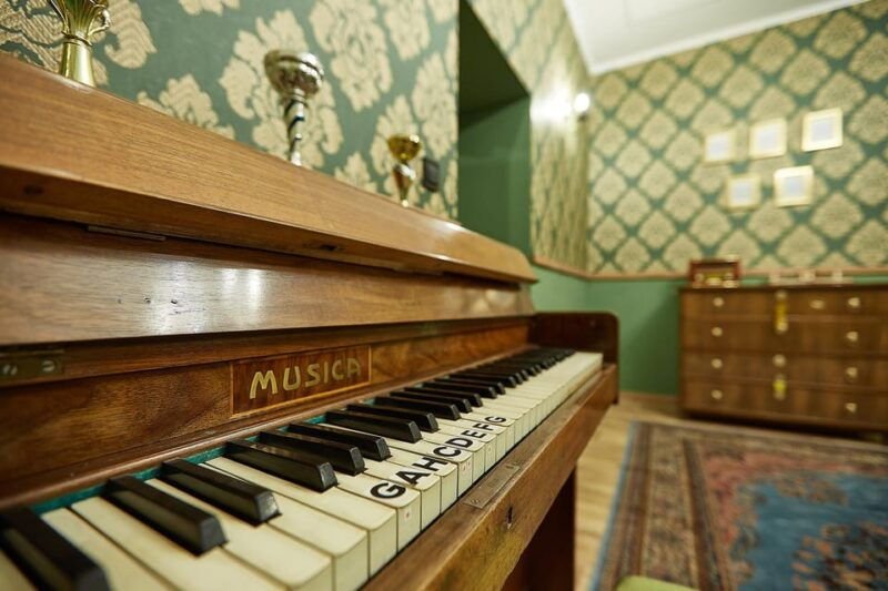 Nürnberg: Sherlock's Case Escape Room Game - The Value of This Experience