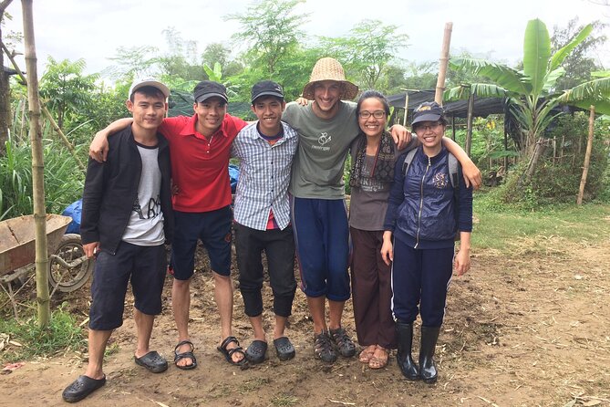 Nursing Forest Plants and Appreciating Biodiversity - Sustainable Tour - Expert Guides and Instructors