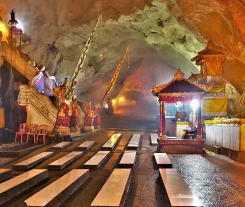 Nusa Penida: East Land Tour with Cave Temple & Beaches - Good To Know