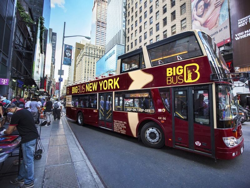 NYC Bundle: Empire State, Big Bus Tour, and Circle Line Cruise - Three views of New York, with room to set your pace