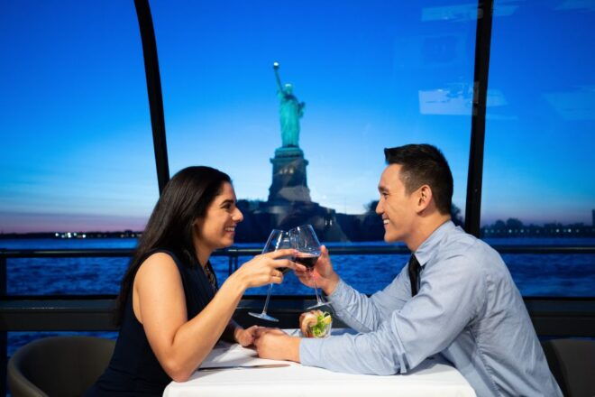NYC: Christmas Eve Gourmet Brunch or Dinner Harbor Cruise - Attire Recommendations