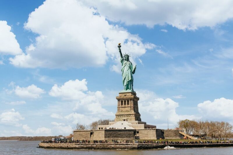 NYC: Circle Line 1.5-Hr Landmarks Skip-The-Box-Office Cruise - FAQs