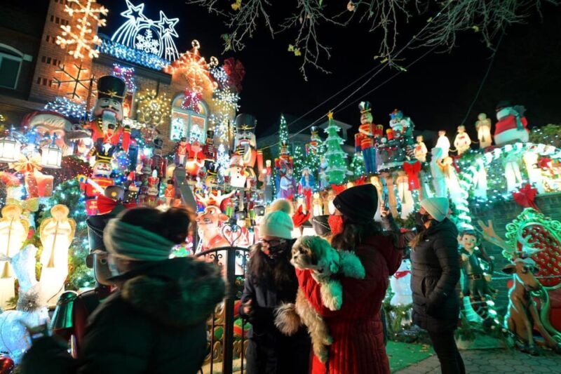 NYC: Dyker Heights and NYC Holiday Lights Luxury Bus Tour - Good To Know