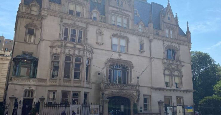 NYC: Gilded Age Mansions Guided Tour - Experience
