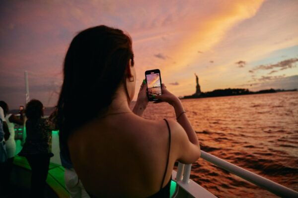 NYC: Gourmet Dinner Cruise With Live Music - Additional Information