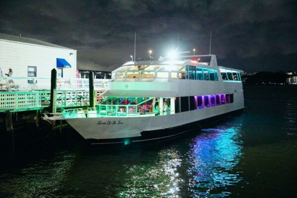 NYC: Gourmet Dinner Cruise With Live Music - The Sum Up