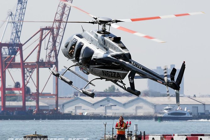 NYC Helicopter Sightseeing Tour With Top Manhattan Attractions - Landmarks: Empire State Building & Statue of Liberty