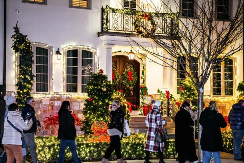 NYC: Holiday Lights and Dyker Heights Luxury Bus Tour - FAQ