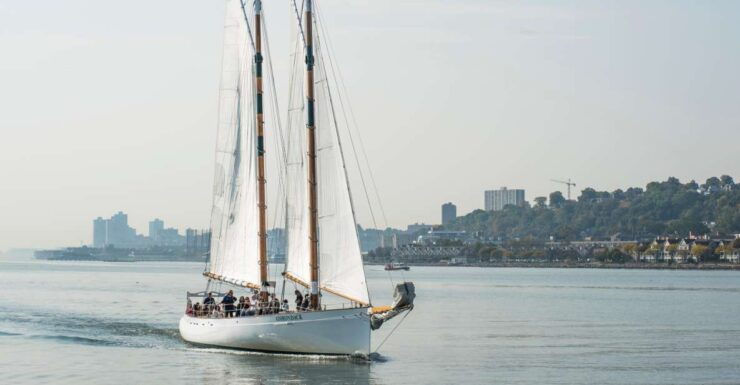 NYC: Hudson River Fall Foliage Sailing Trip - Pricing and Duration