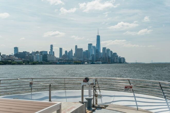 NYC: Luxury Brunch, Lunch or Dinner Harbor Cruise - Menu Options