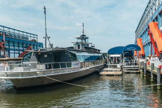 NYC: Luxury Brunch, Lunch or Dinner Harbor Cruise - Cruise Experience