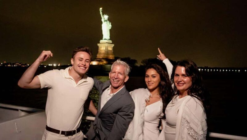 NYC: Manhattan Skyline Dining Cruise - Good To Know