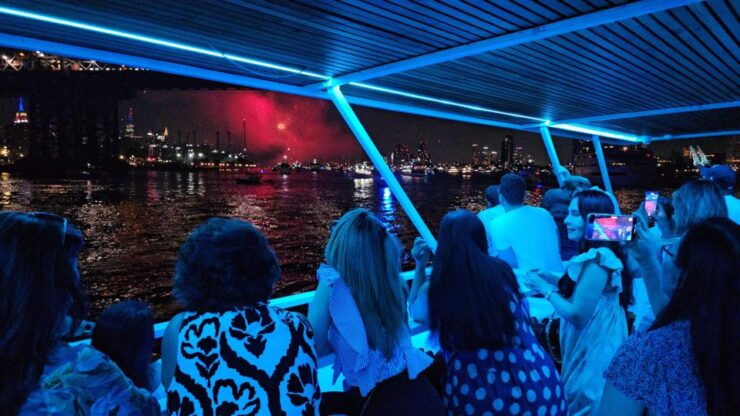 Nyc: New Years Eve Dinner Cruise With Music and Open Bar - Dining Experience