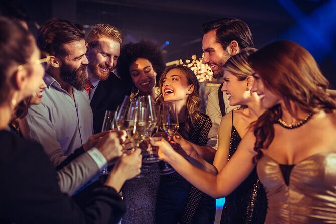 NYC New Year's Eve Luxury Bateaux Plated Dinner Cruise - The Fireworks and Views