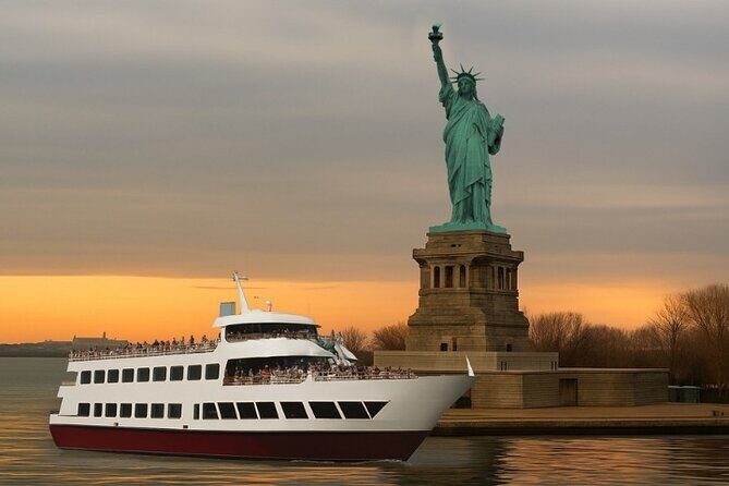 NYC Night Bus Sightseeing Tour with Free Statue of Liberty Cruise - Analyzing the Experience