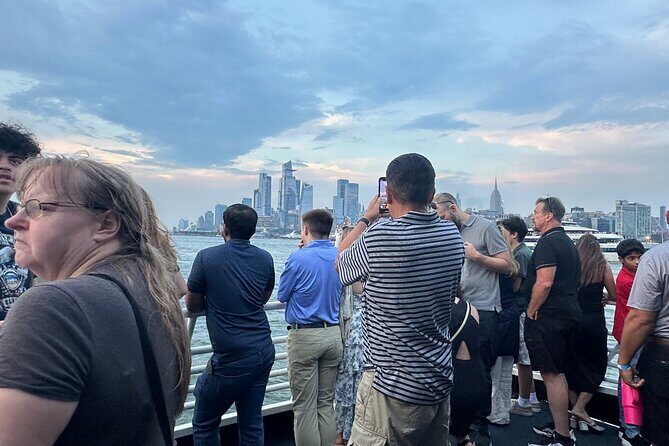 NYC Party Cruise with Light Narration - What Past Guests Say