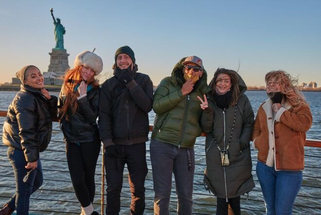 NYC: Romantic Valentine's Day Champagne Cruise - Highlights