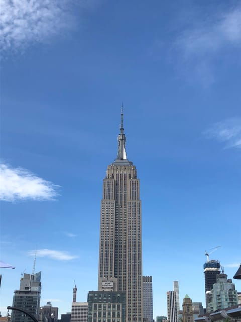 NYC: Sex And The City Hotspots & Manhattan Walking Tour - Starting Location and Transit