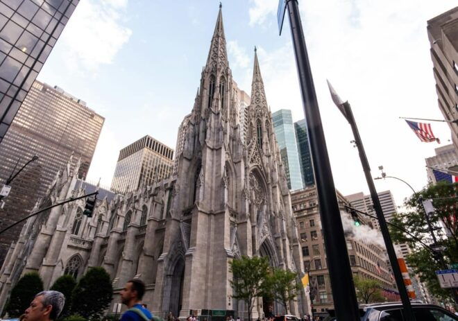 NYC: St Patrick's Cathedral Tour & 3h Manhattan Walking Tour - Experience and Learning